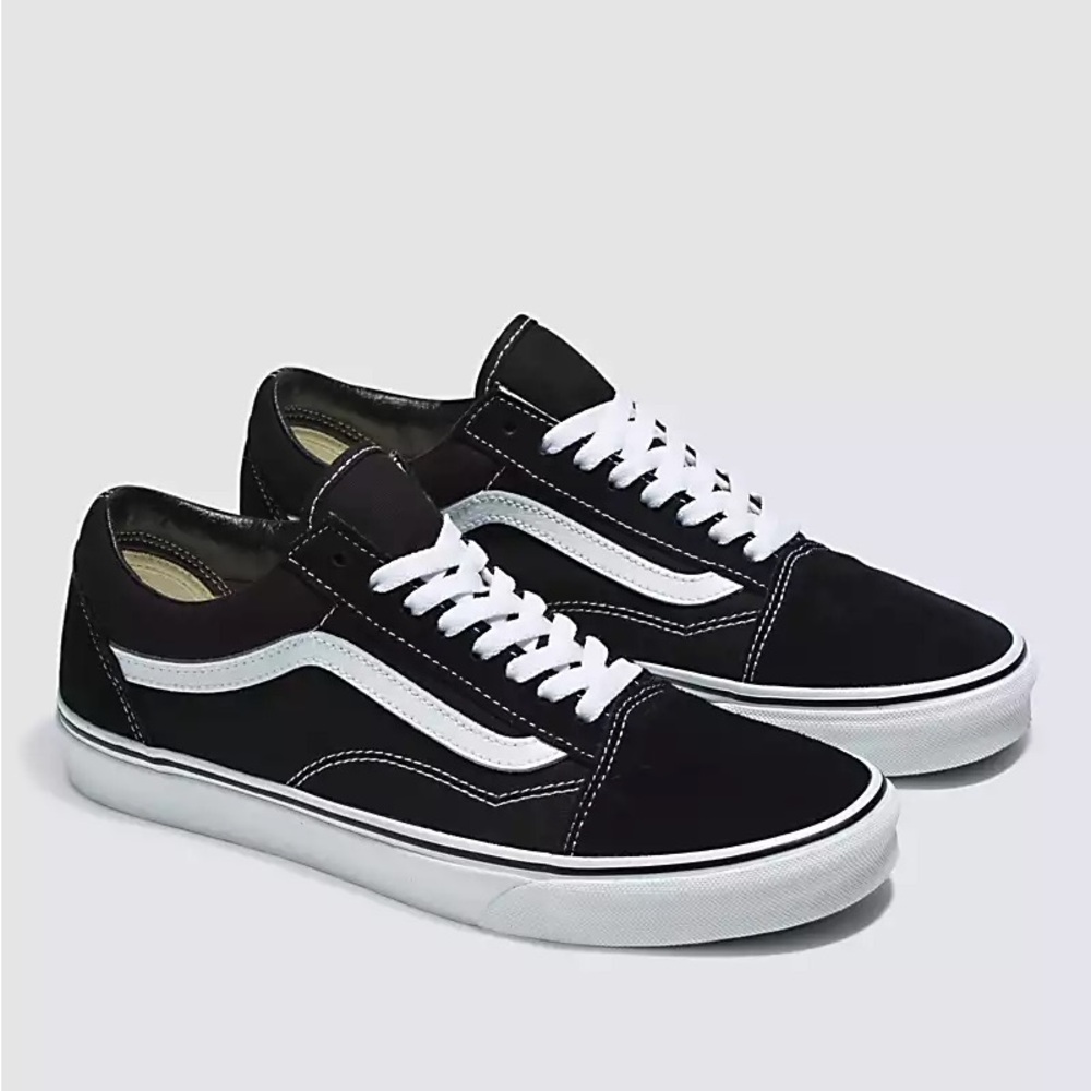NWT VANS Old Skool Shoe BLACK SIZE 11 WITH BOX
